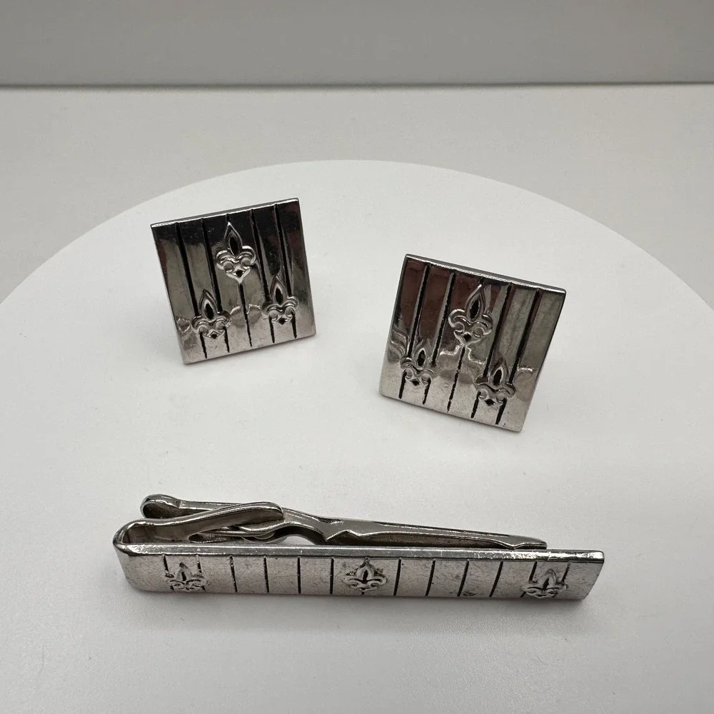 Vintage Swank Silver Tone Fleur De‎ Lis Cufflinks & Tie Clip Earing Set Jewelry